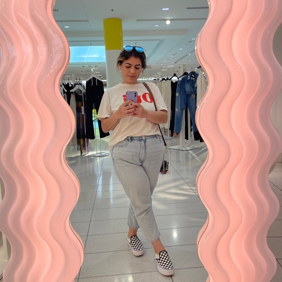 Meet your Posher, Lily - Picture 2 of 4